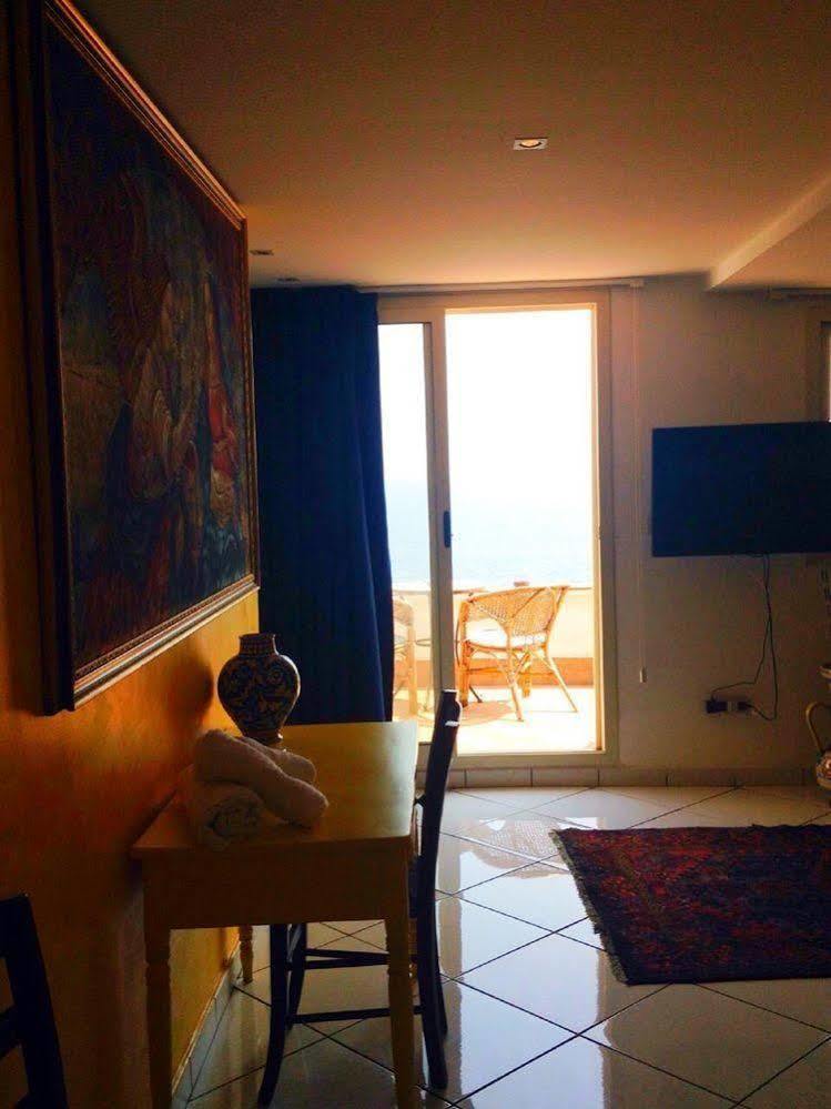 Casa Sul Mare Bed and Breakfast Catánia Buitenkant foto